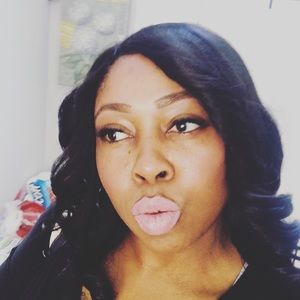 Meet your Posher, Regina